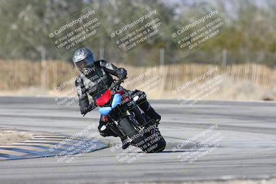 media/Dec-01-2025-Moto Forza (Mon) [[2daa91e15f]]/3-Beginner Group/Session 3 (Turn 3)/